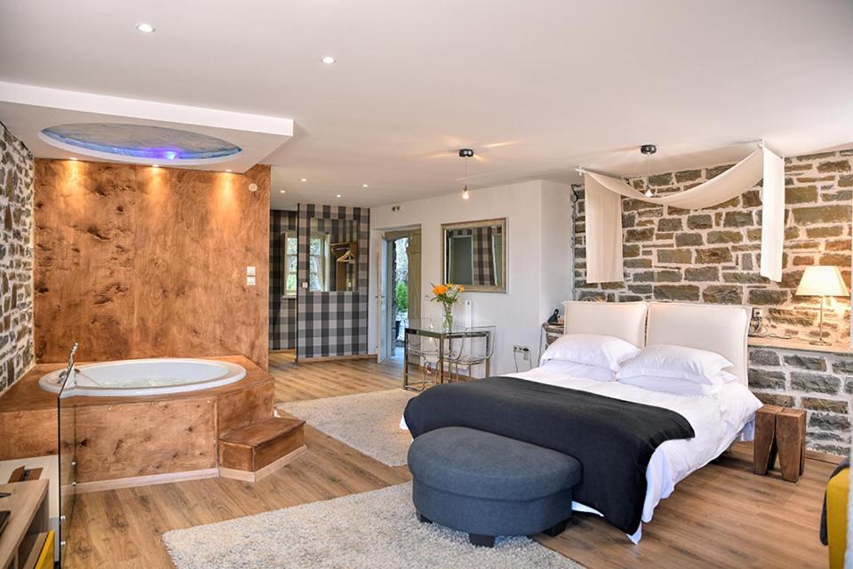 Mikro 1700 Hotel&spa Papigko